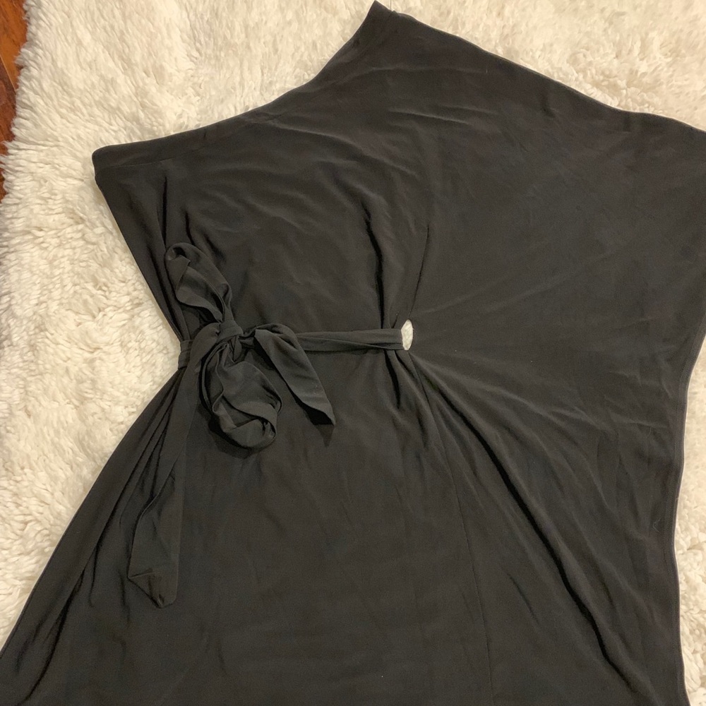 Black one winged shoulder mini dress